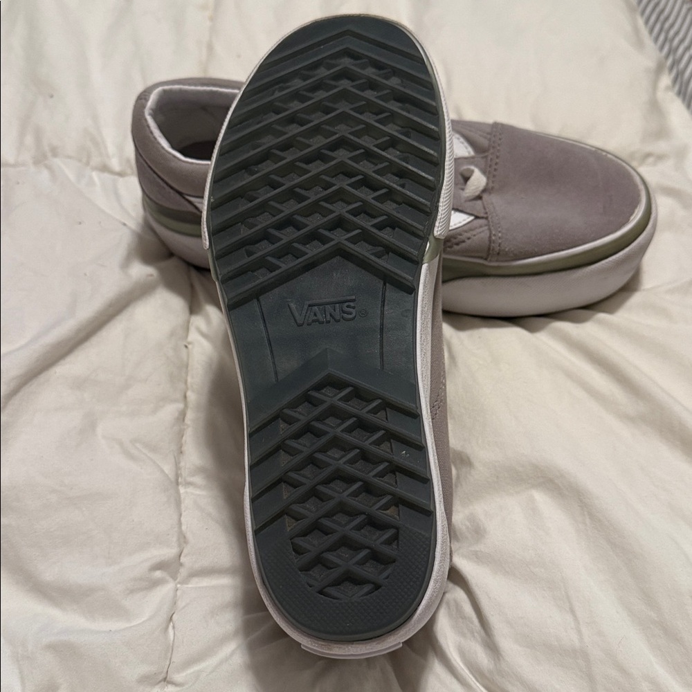 Vans Platform New Era Suede Sneakers in Light Gray and White and Green - Picture 3 of 7